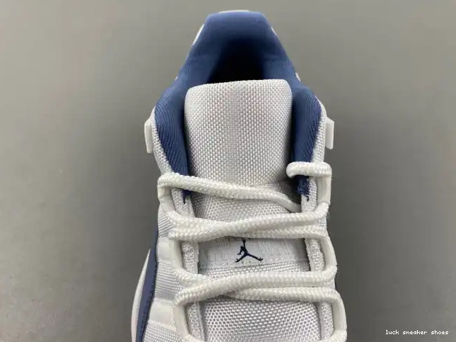 Reps LUCY 11 Jordan Low (2024) Navy Retro Midnight FV5104-104 0608